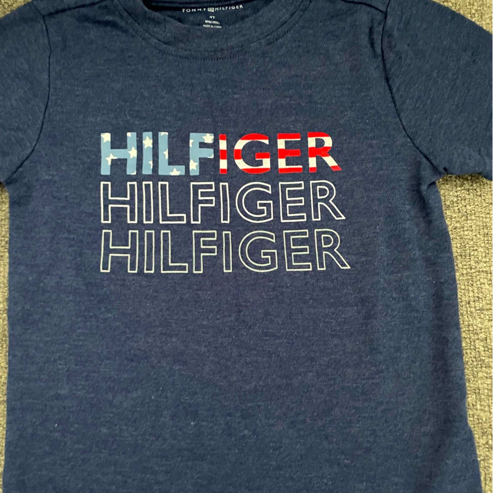 TOMMY HILFIGER SET (4T)
